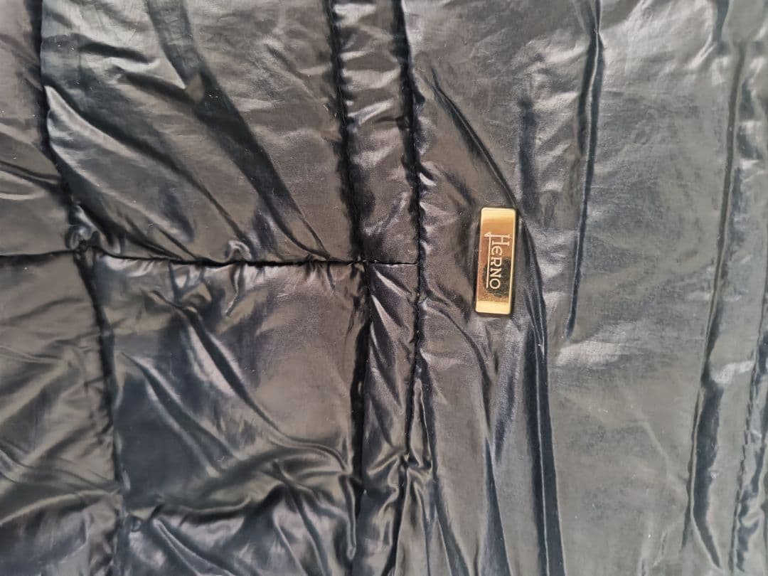 Herno ネイビー ダウンジャケット