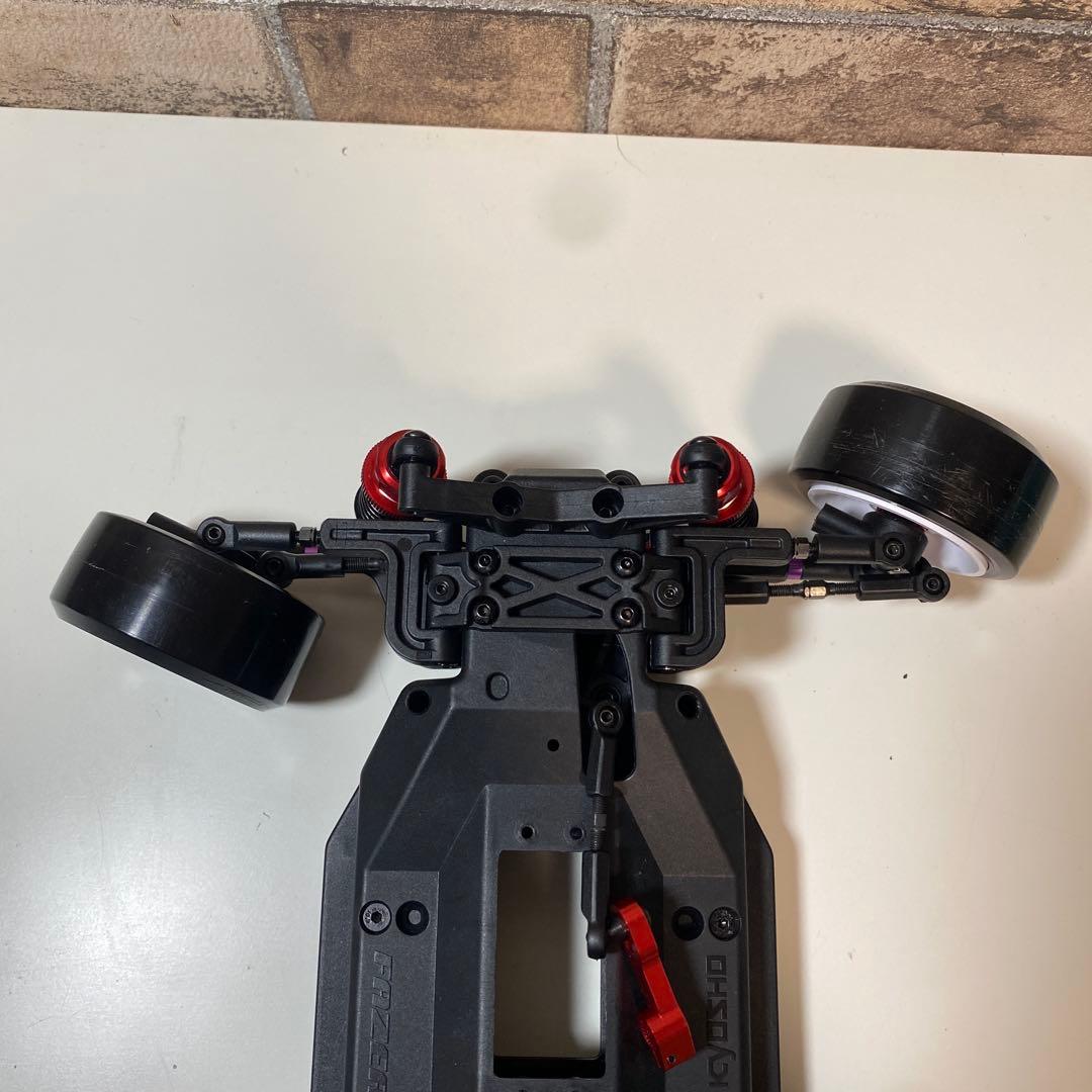 京商　RC　フェーザーD2　シャーシのみ　ボディ、タイヤ付き　ドリラジ　ドリフト