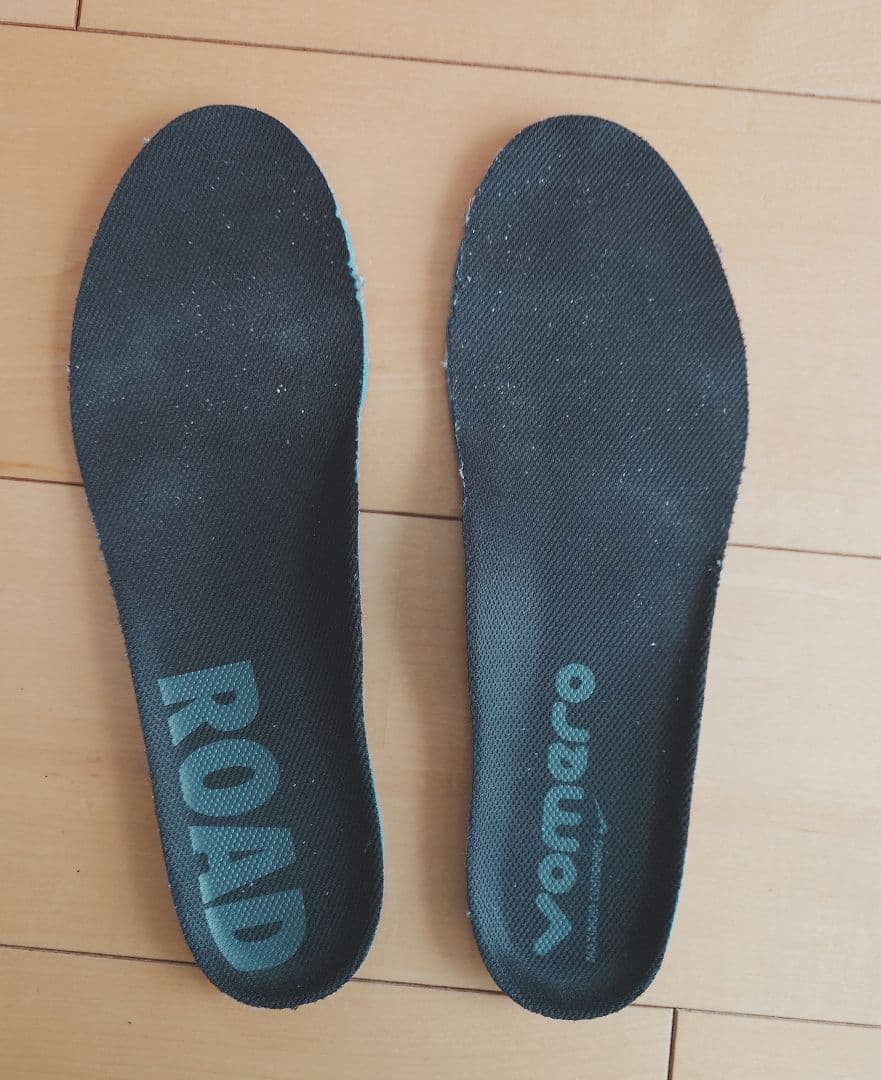 ナイキ　ボメロ18 オールブラック　26.5cm