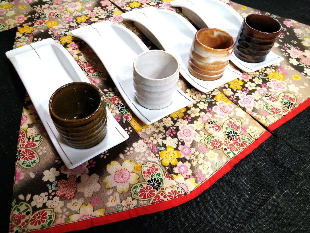 ♥素敵な演出♥【豪華に８角切子グラス】♥【2ステージ演出素敵な白長皿】ダブル４組