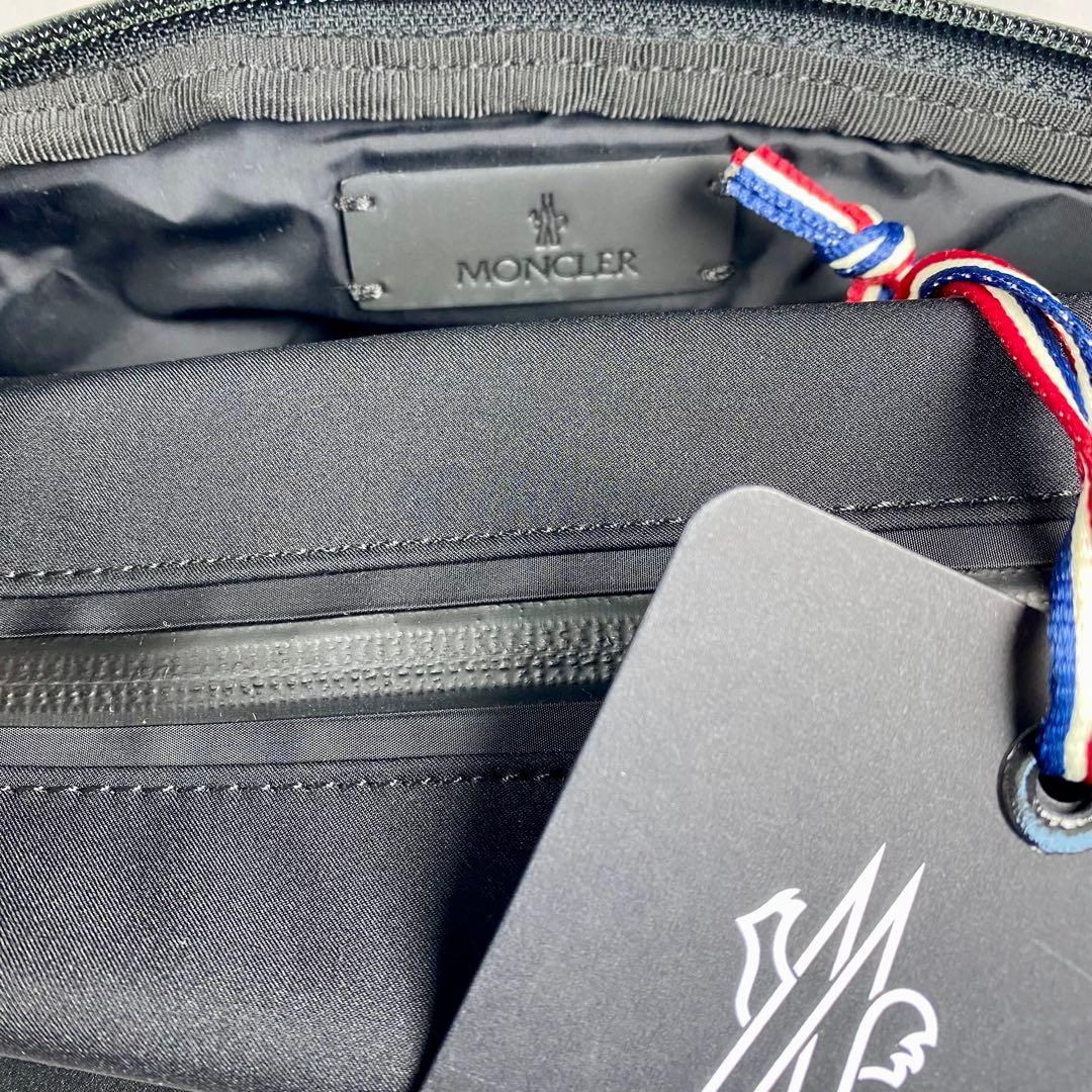 【最高峰ライン/新品】モンクレール ボディバッグ 黒 ビッグロゴ 正規品