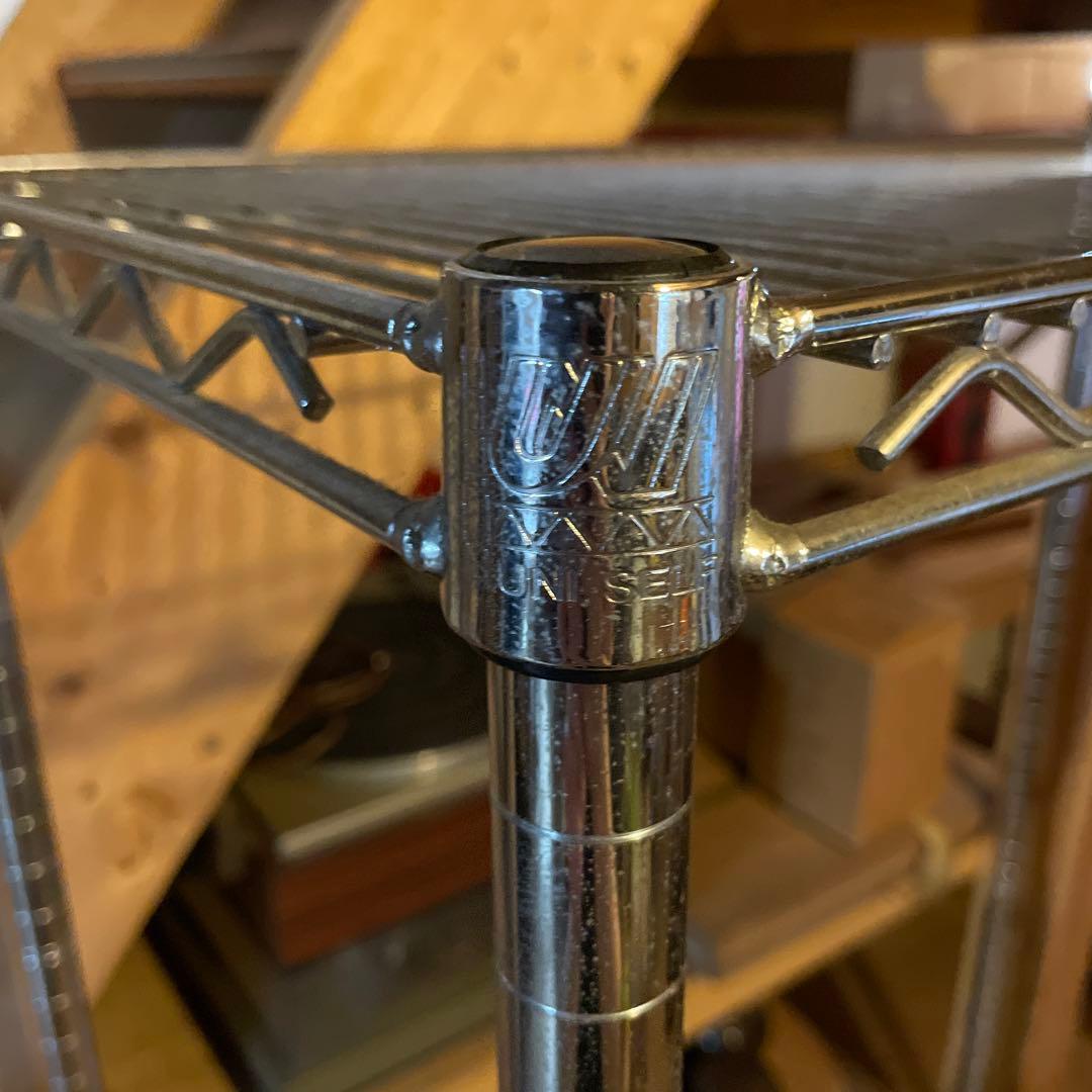 引き取り限定　頑丈パイプ棚　スチールラック　メタルラック 4段 シルバー