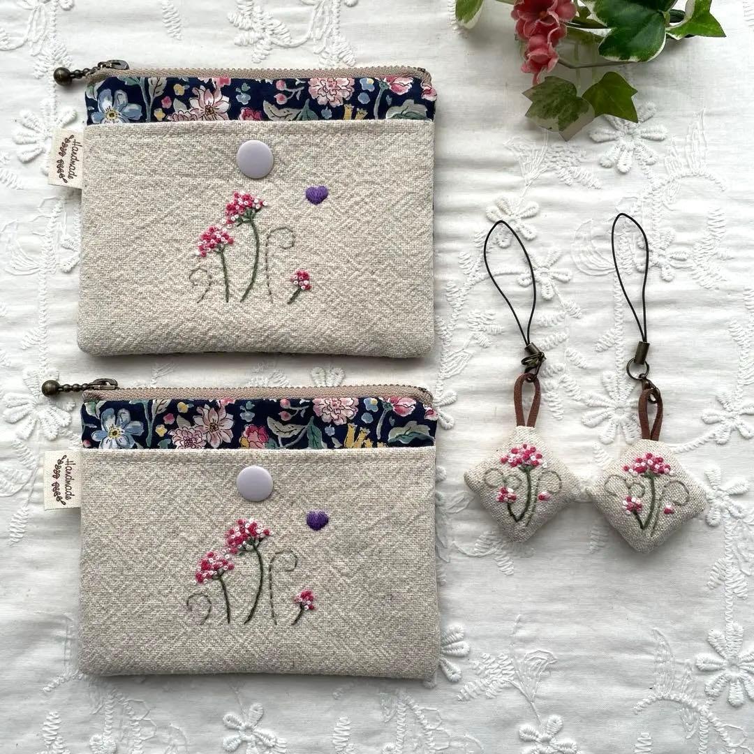 【384】ハンドメイド　刺繍ポーチ5点 (依頼品)
