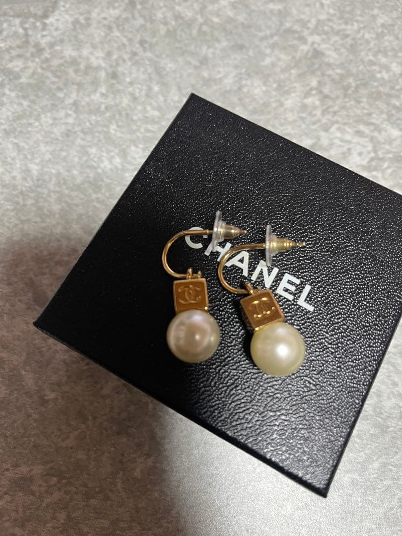 CHANEL シャネル　COCOマーク×パール　ピアス