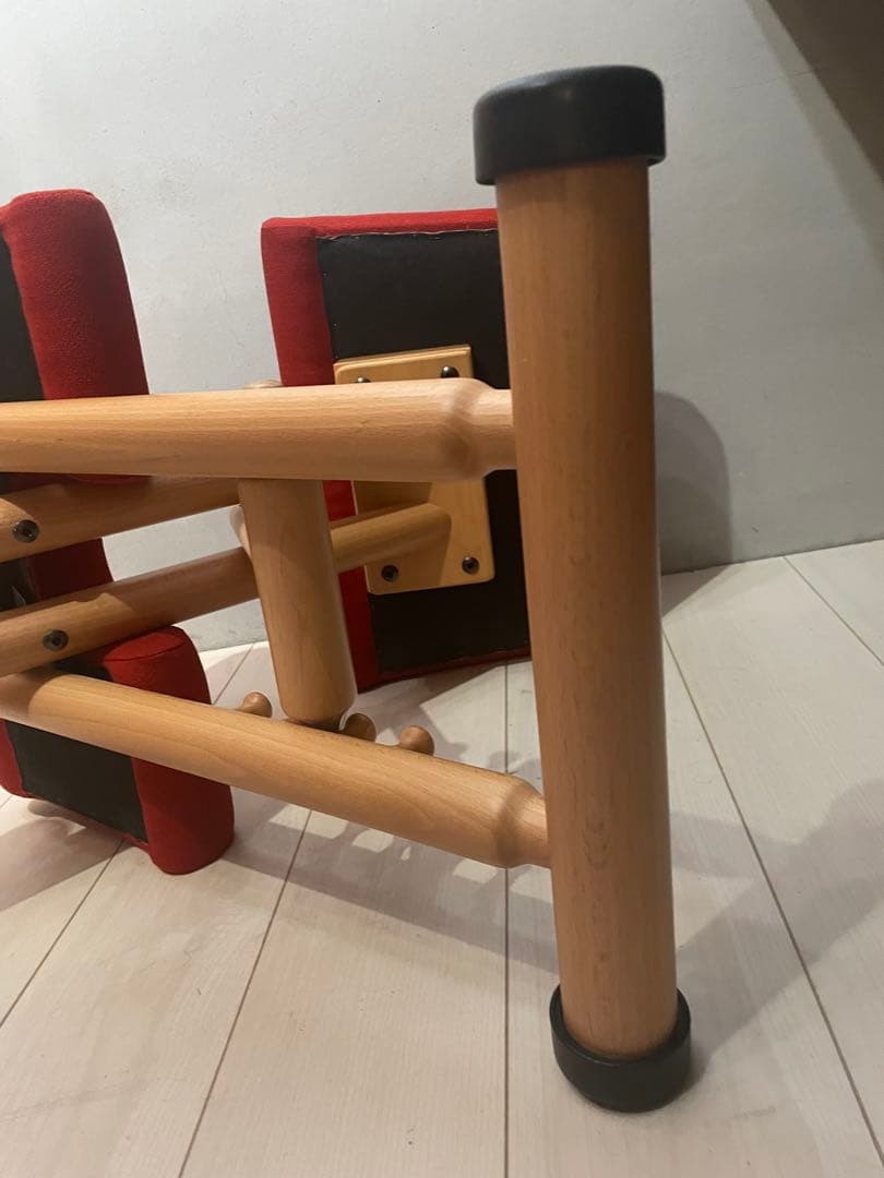 美品　stokke VARIER バランスチェア赤　ジュニアアタッチメント付