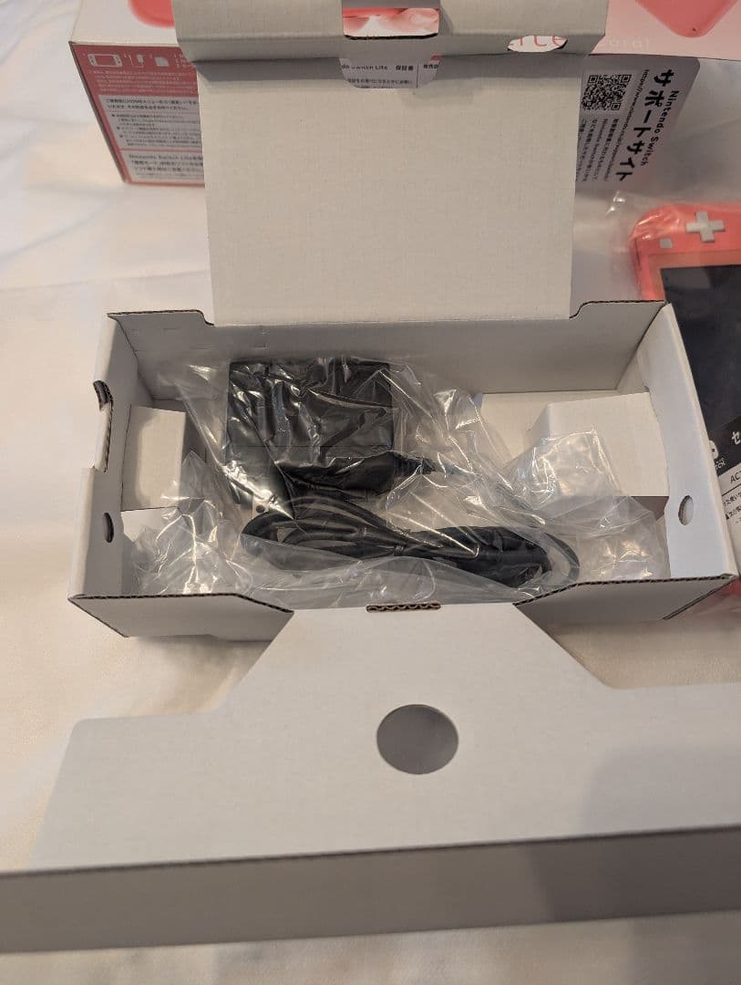 ニンテンドースイッチ　Nintendo SWITCH LITE ライト　本体