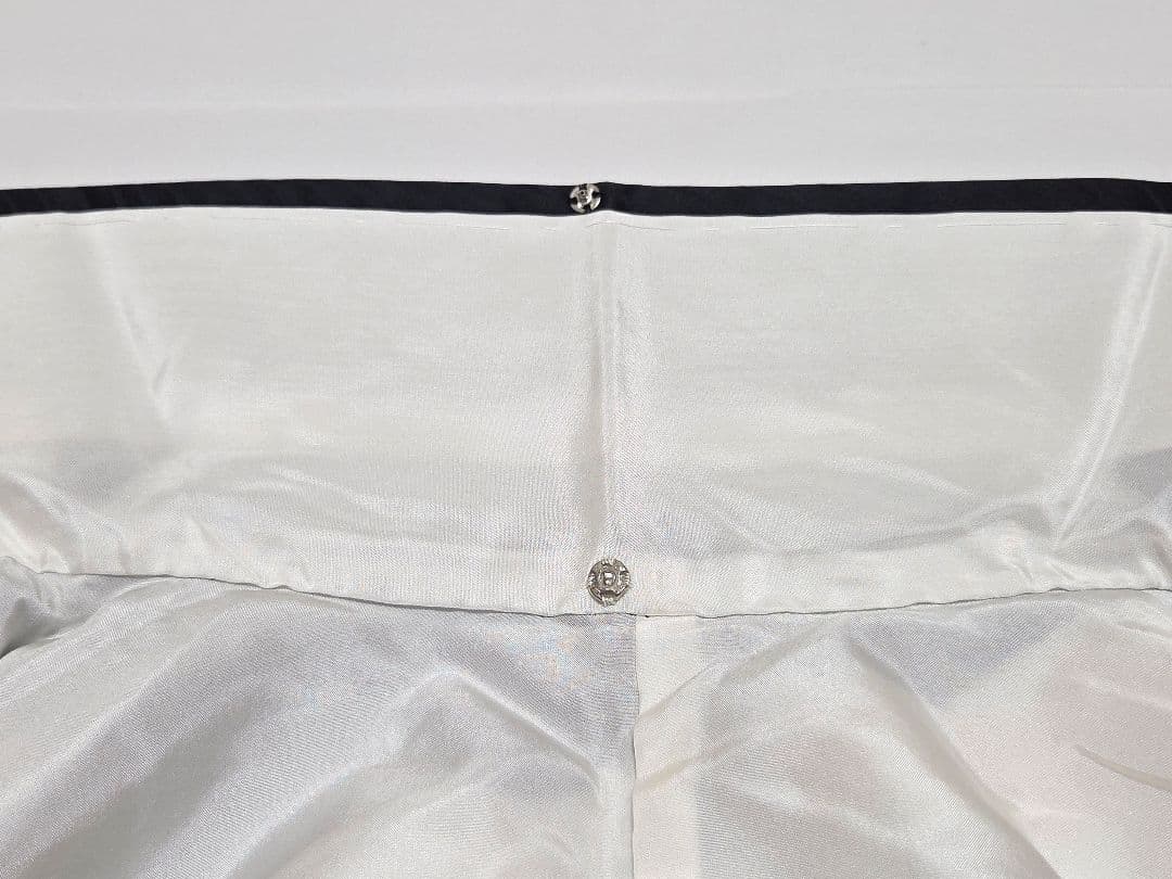 B◆着物くつろぎ 吉祥文様 金彩 金駒刺繍 黒 袷 正絹 中振袖 着物