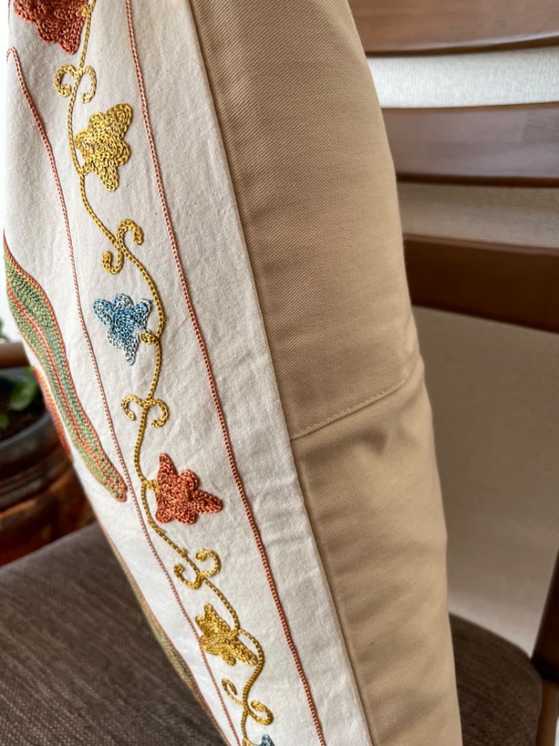 ウズベキスタン伝統刺繍スザニ　クッションカバー