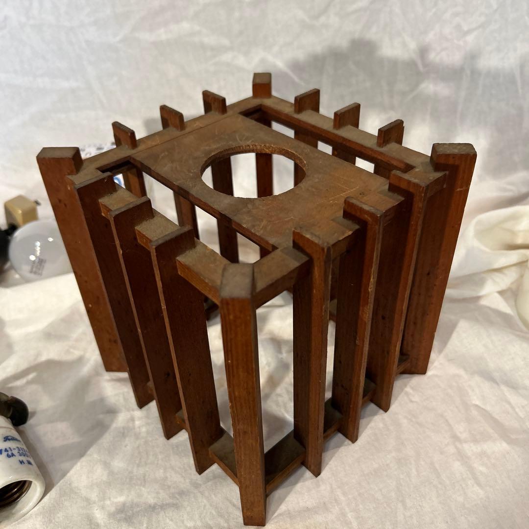 ヴィンテージ　北欧　昭和レトロモダンライト　乳白ガラス木製フレーム　電球付き