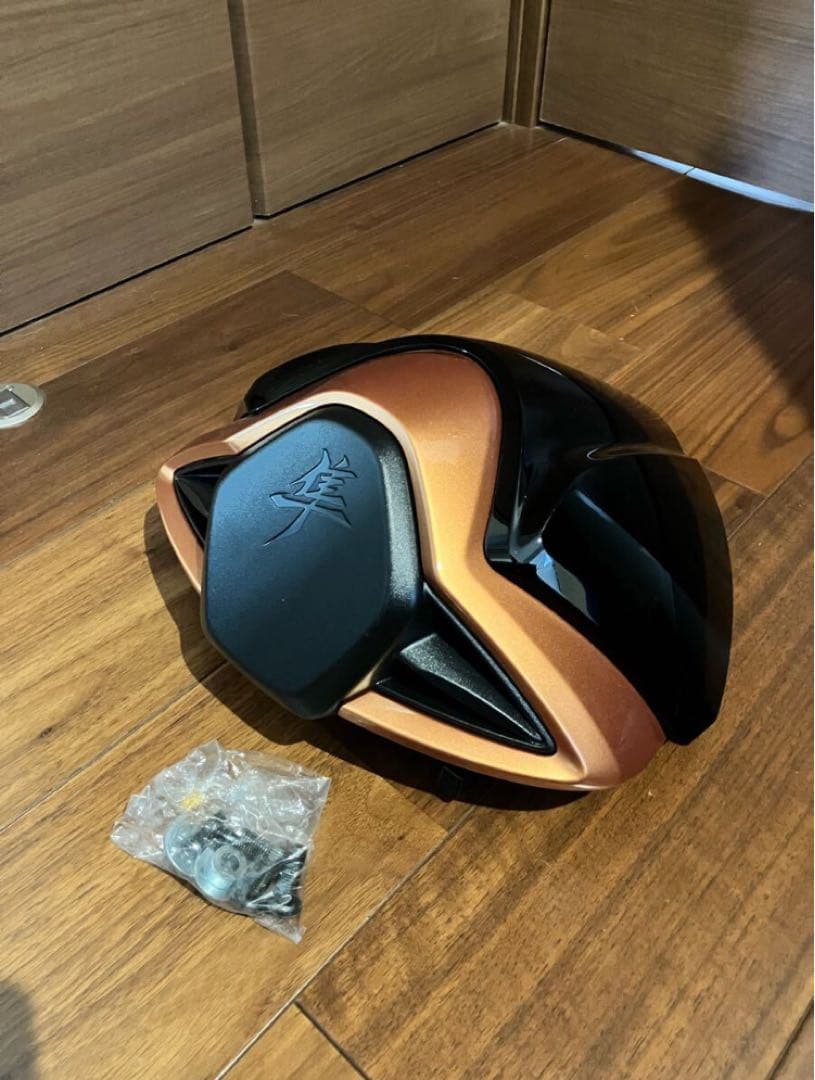 新品同様 スズキ Hayabusa ハヤブサ３型用シングルシートカウル　隼　新型
