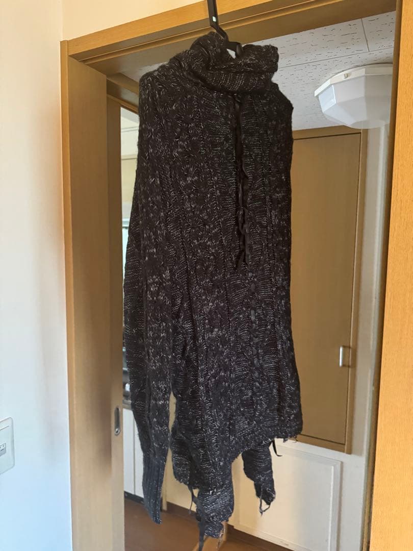 KMRi ケムリ　フリンジデザイン カーディガン 黒とグレー