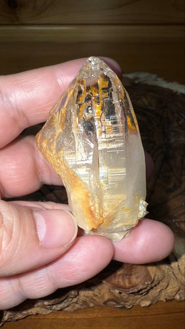 ネパール ガネーシュヒマール ヒマラヤゴールデンヒーラー リモナイト 水晶原石