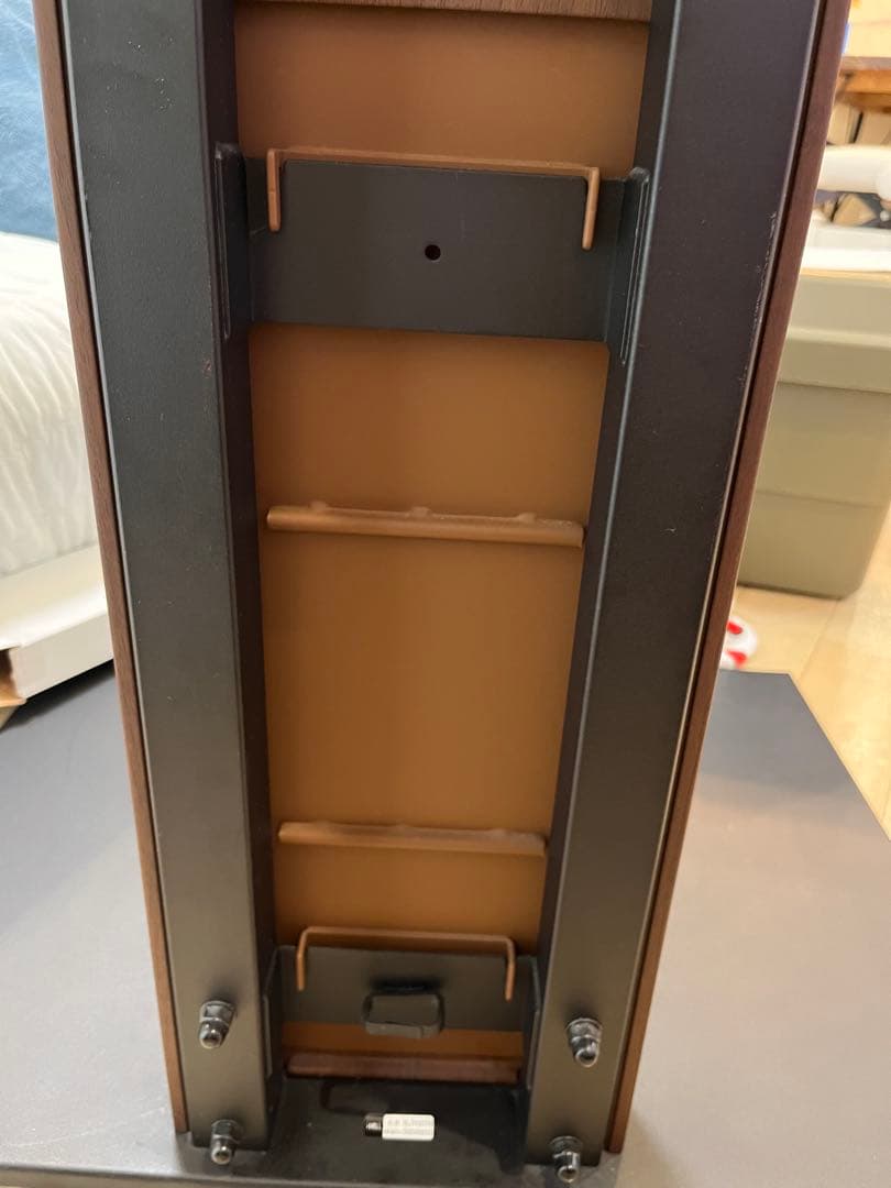 EQUALS WALLウォール 壁寄せTVスタンドV2 と収納付きゲーム機棚板