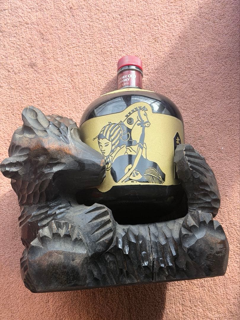 サントリー オールド ウイスキー 熊 台座付き 古酒 未開栓