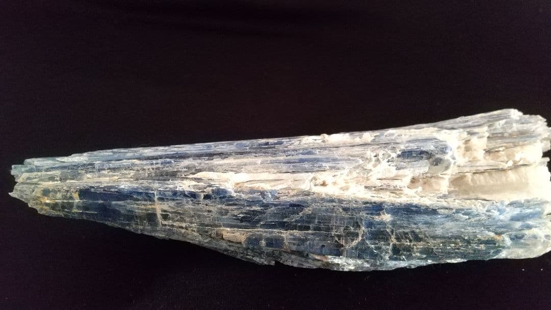 カイヤナイト(原石)