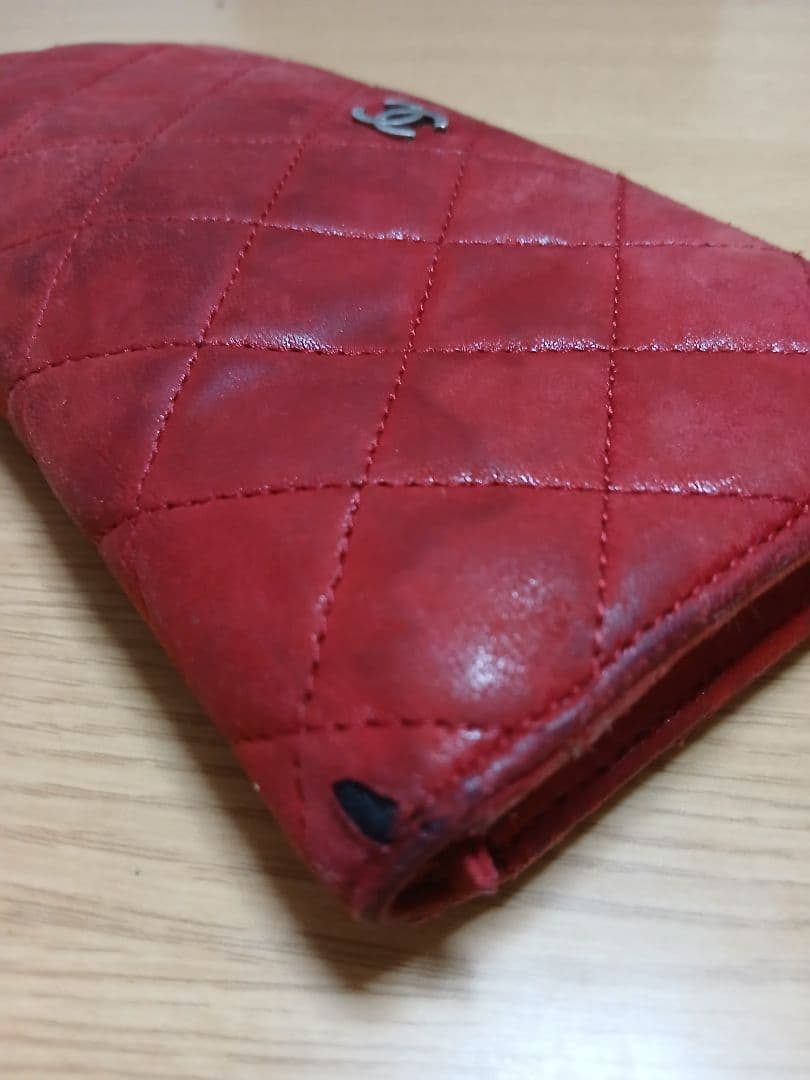 CHANEL 二つ折り財布 赤