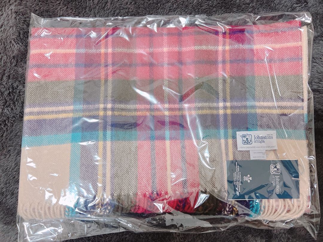 Johnstons of Elgin カシミヤチェックストール