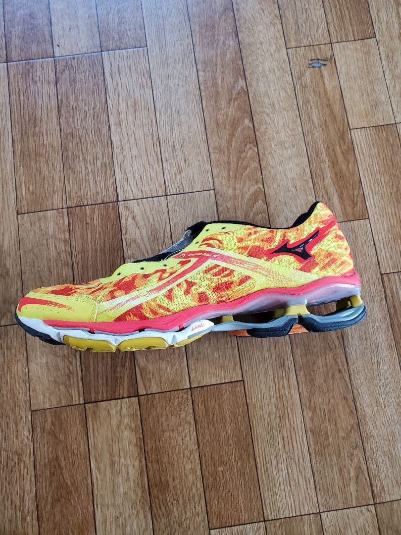 新品　ミズノ　ランニングシューズ　27.5㎝