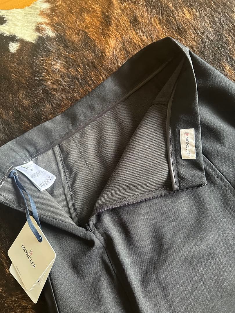 モンクレール　膝下スカート 40サイズ♡