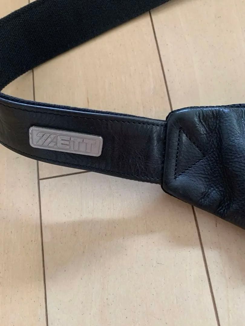 ZETT ボディバッグ