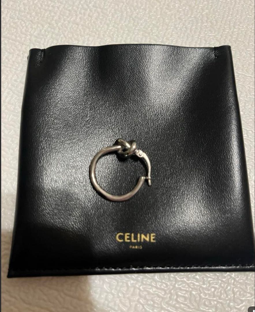 セリーヌ ピアス 片耳