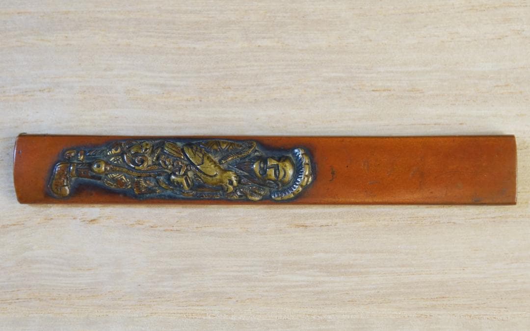 鍔 鐔 小柄 日本刀 刀装具 武具 骨董【素銅磨地 高肉彫 鍍金 韃靼人図小柄】