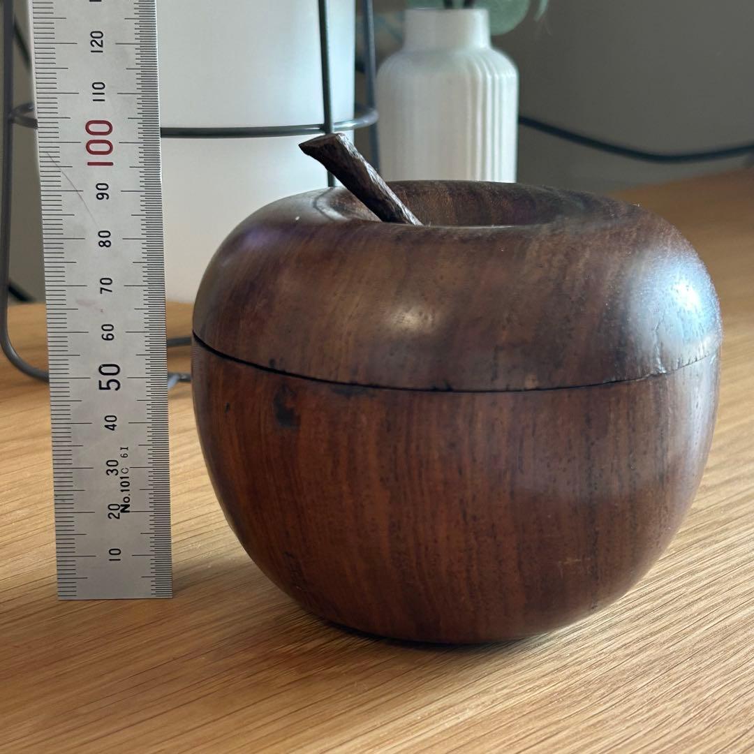 【フランス製】木製リンゴ型の小物入れ