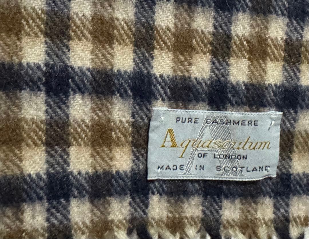 【アクアスキュータム】マフラー【カシミヤ】