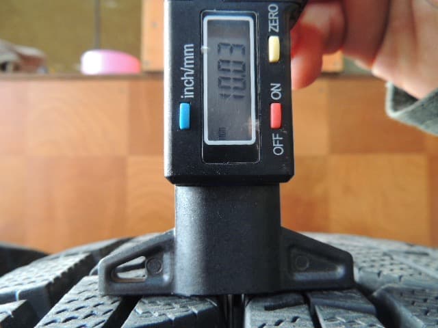 E290 225/65R17 ダンロップ ウインターマックス SJ8 4本