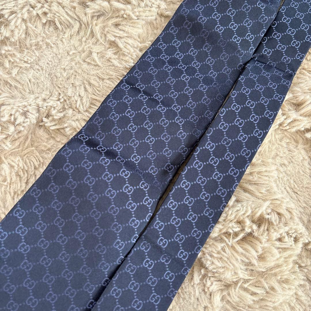 美品！GUCCI グッチ ネクタイ ネイビー GGロゴパターン