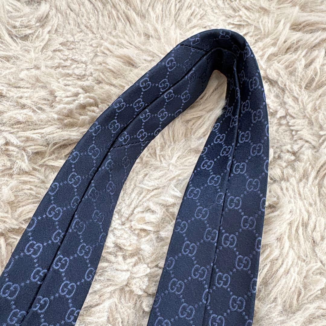 美品！GUCCI グッチ ネクタイ ネイビー GGロゴパターン