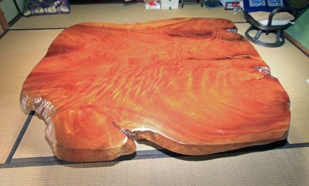 欅(ケヤキ)一枚板のテーブル