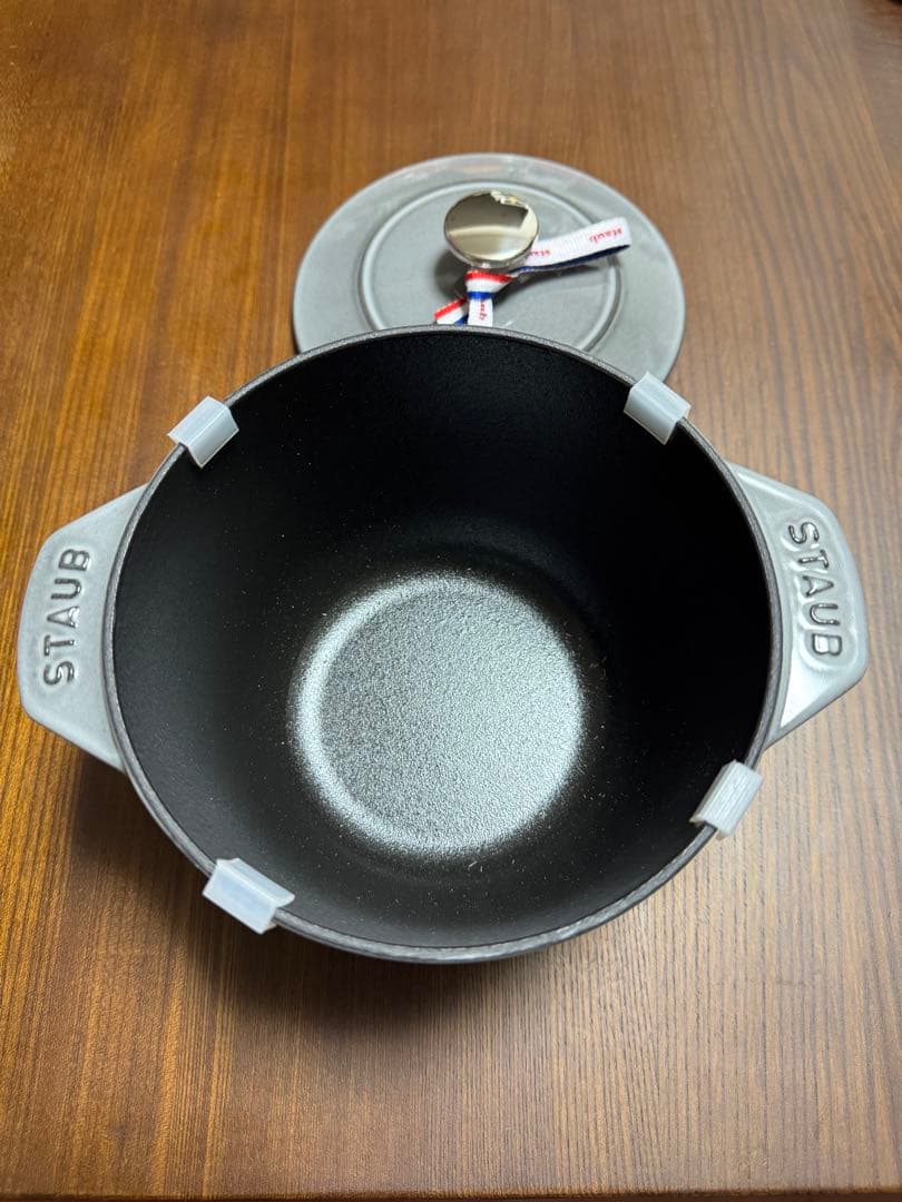 新品 未使用品　STAUB ラ・ココット　 de GOHAN Mサイズ　グレー