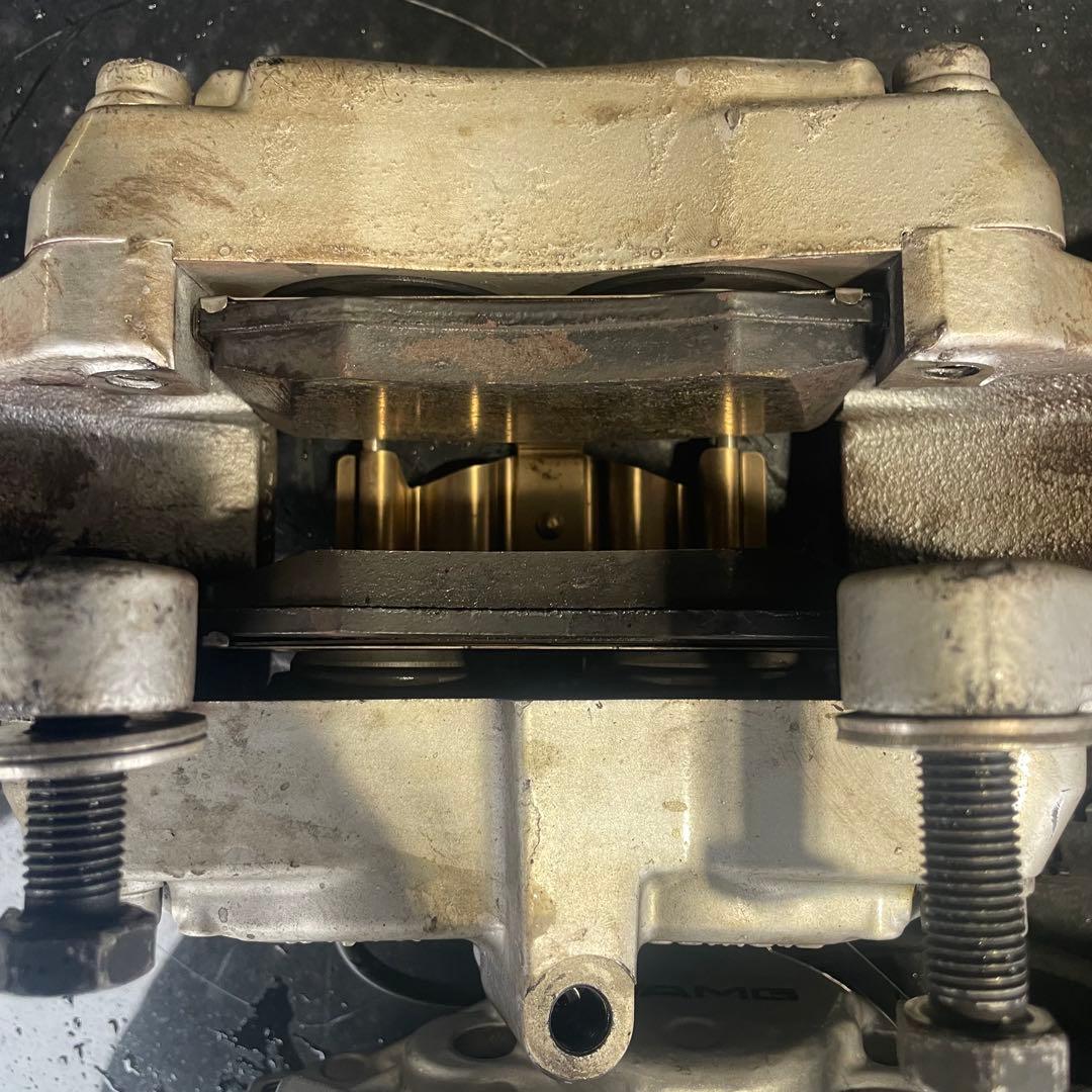 AMG用ブレンボ製ブレーキパッド4枚セット