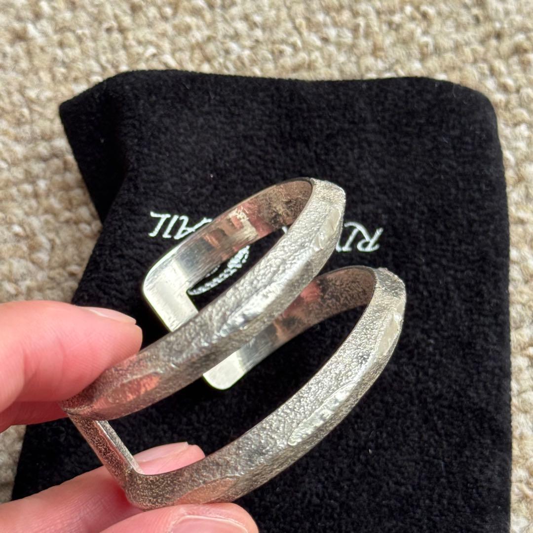 Roy Tracy インディアン バングル トゥファキャスト ナバホ シルバー