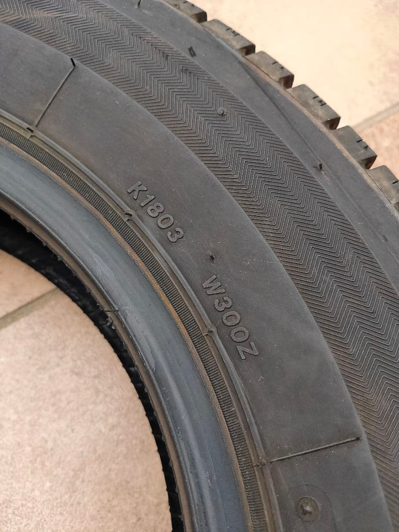 ブリヂストン W300 145R12 LT 145/80R12 スタッドレス