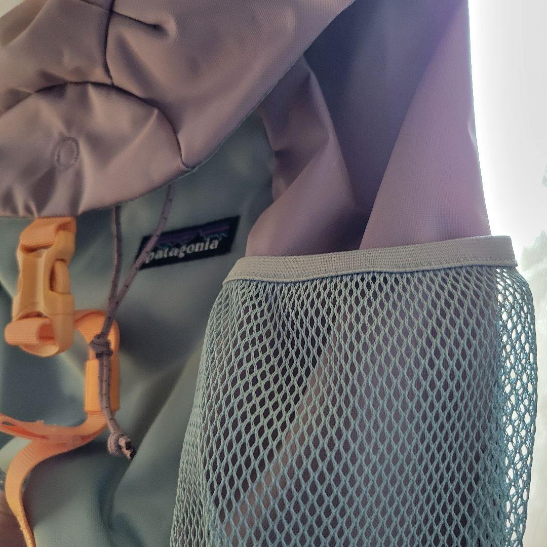 パタゴニア　キッズ デイパック 紫　新品　アウトドア　通学　リュック　学童