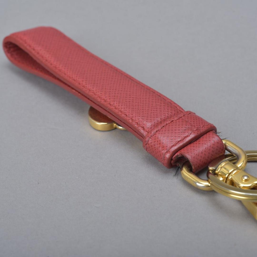美品 プラダ PRADA サフィアーノレザー レッド ハート 箱付 キーホルダー