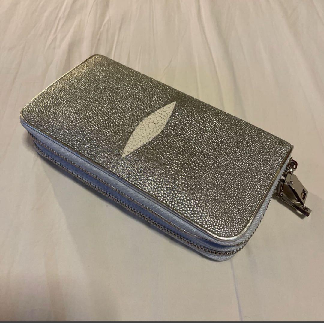 スティングレイ ダブルファスナー 長財布 ストラップ付 銀 エイ革 ガルーシャ