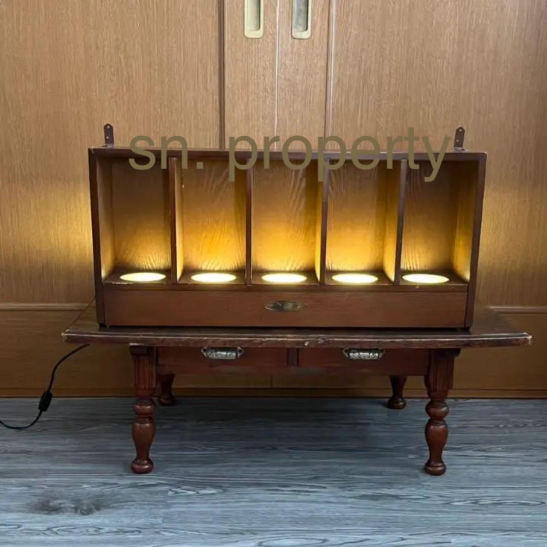 照明付き　壁掛け飾り棚