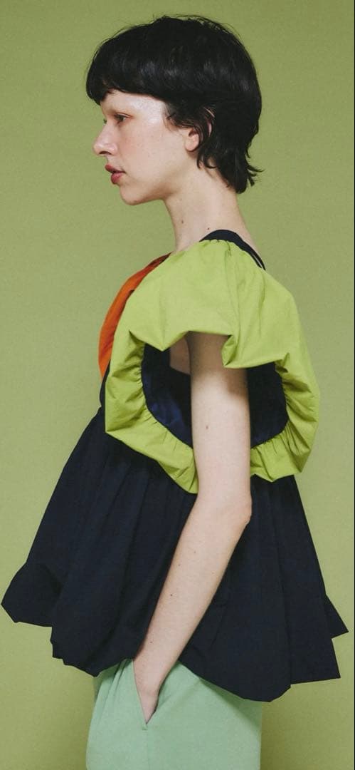 ヘリンドットサイ　　2way balloon hem tops