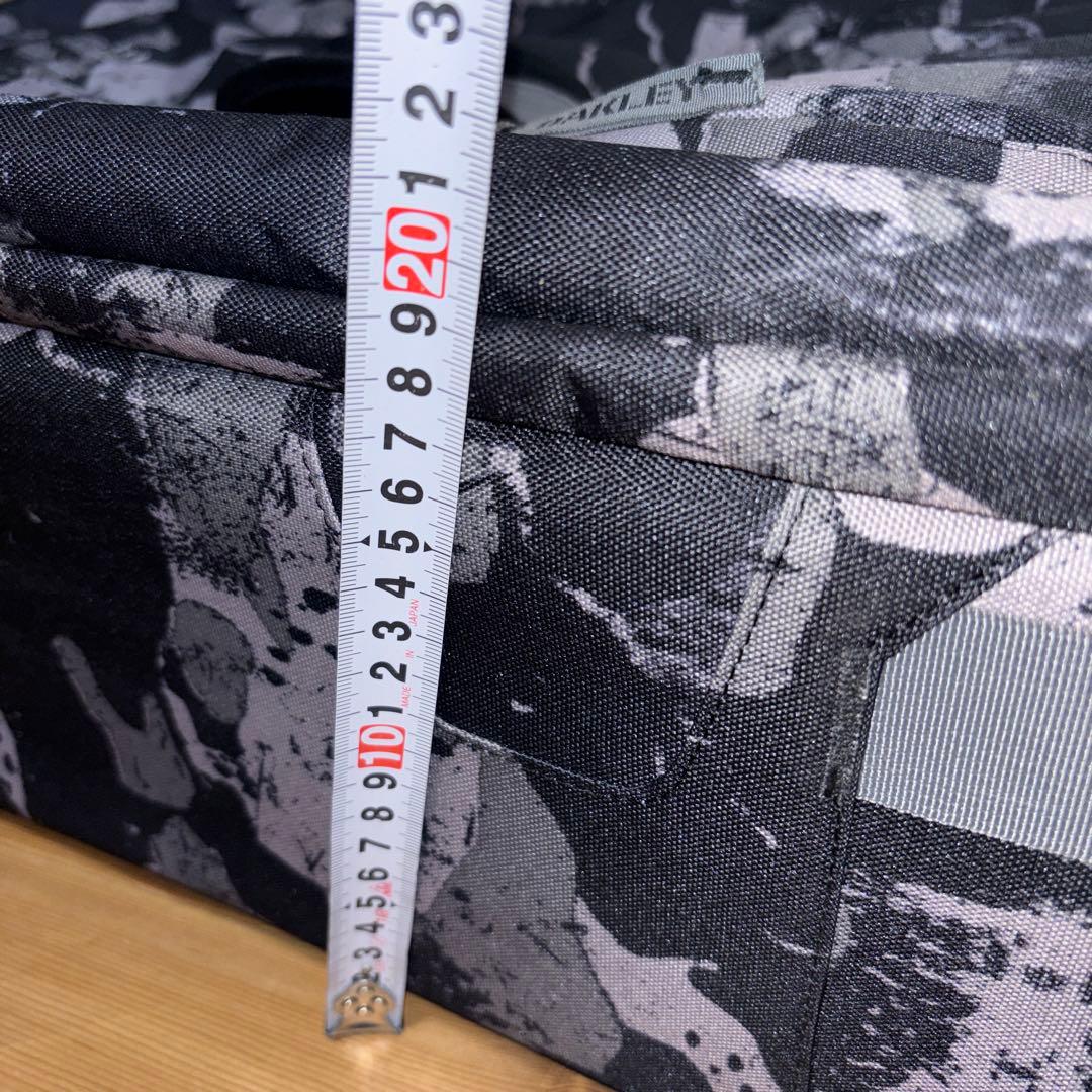 OAKLEY 迷彩柄 キャリーケース