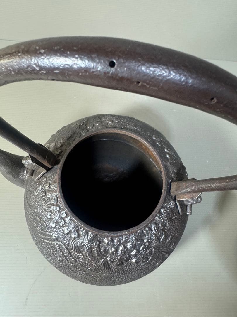 2423 南部鉄器　秀山作　鉄瓶　瓢箪　馬文