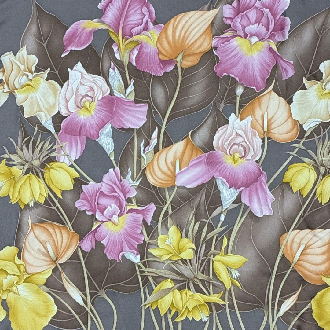 美品✨サルヴァトーレフェラガモ 大判スカーフ ストール シルク イタリア 花柄