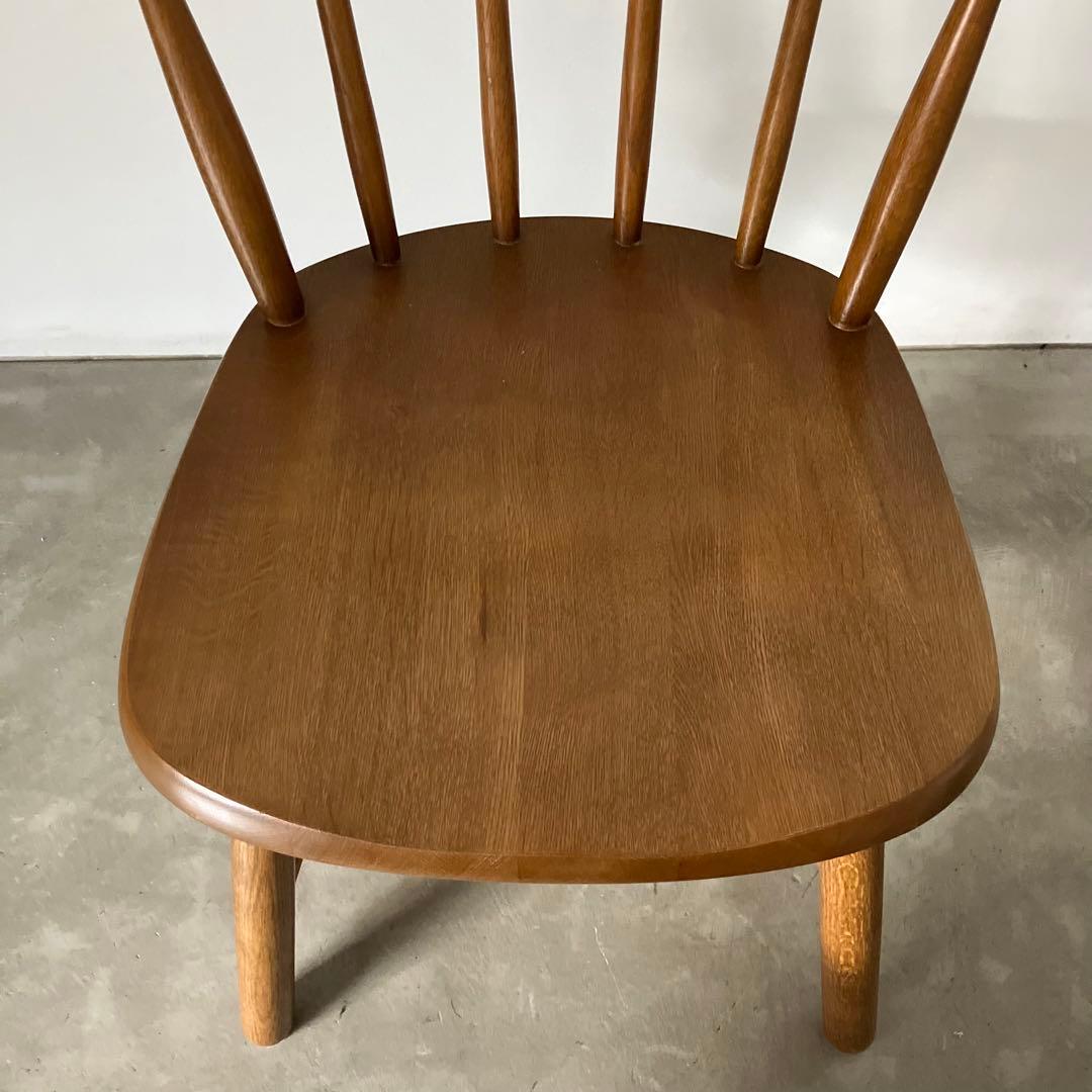 ナチュラルなウィンザーチェア②