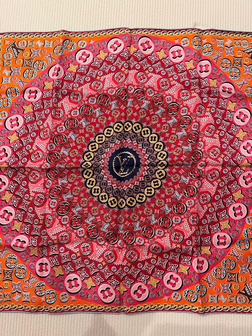 ルイヴィトン　スカーフ