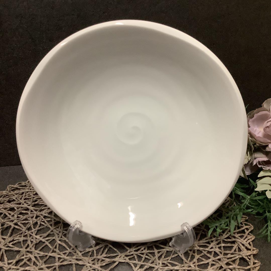 美濃焼　白磁・渦丸文様　24㎝プレート5枚(朱漆スプーン付き)