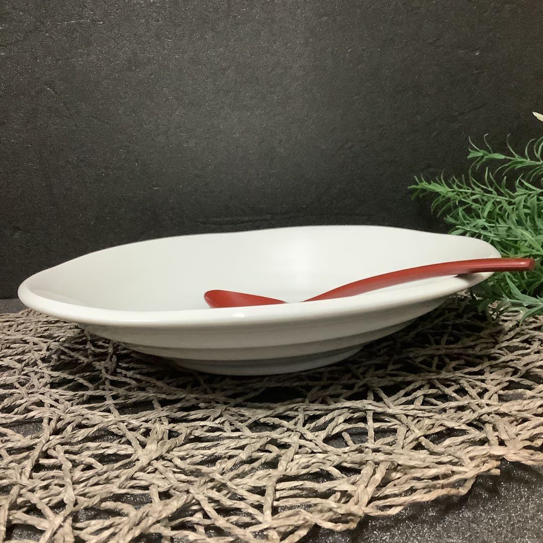 美濃焼　白磁・渦丸文様　24㎝プレート5枚(朱漆スプーン付き)