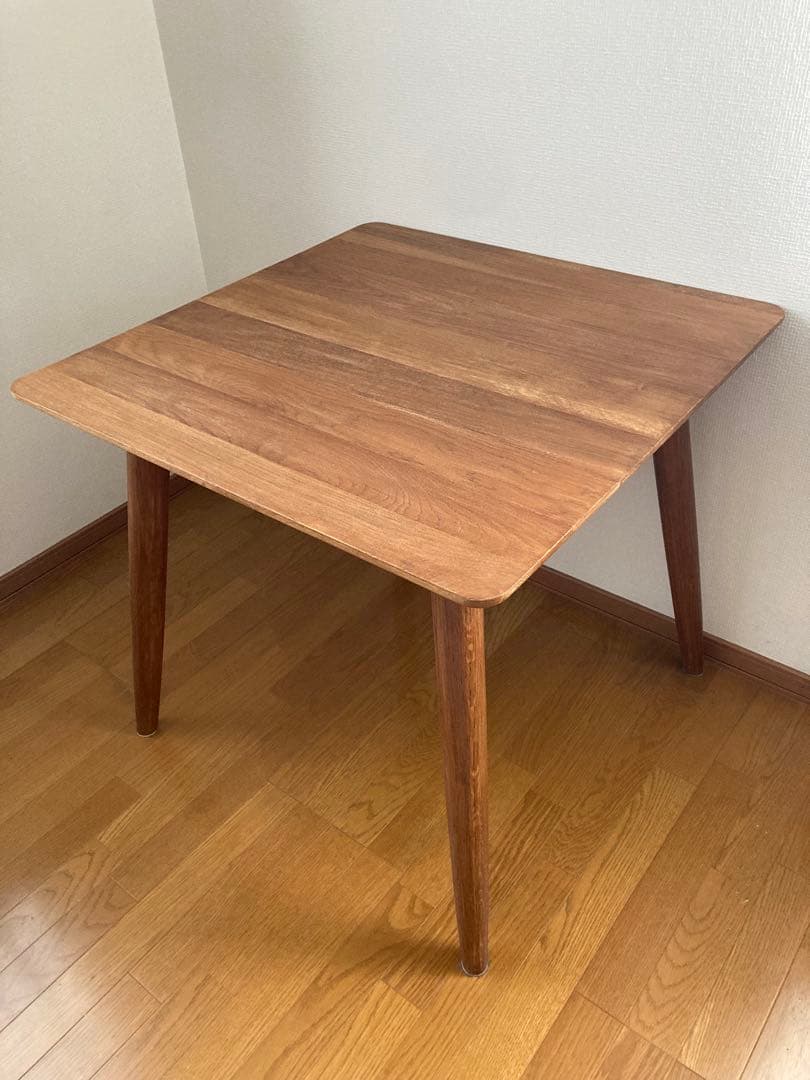 木製　ヴィンテージ風　ダイニングテーブル　正方形　ブラウン