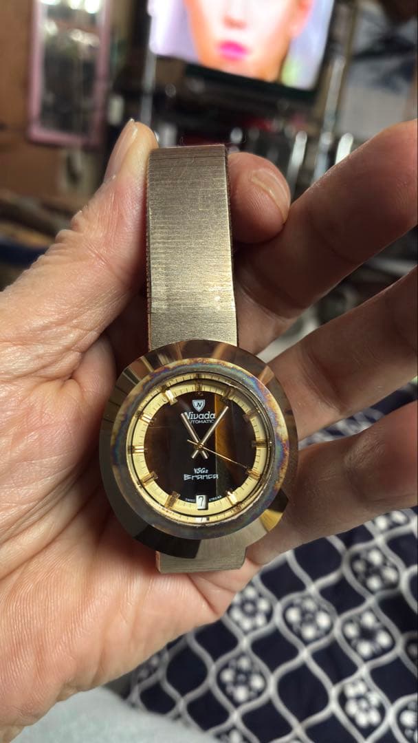 新*郎様 1970年代スイスニバダ製自動巻腕時計です！正確に動きます！